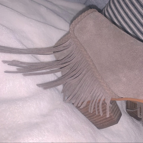 Franco Fortini “Ella” Ankle Booties in Griege - Picture 7 of 10